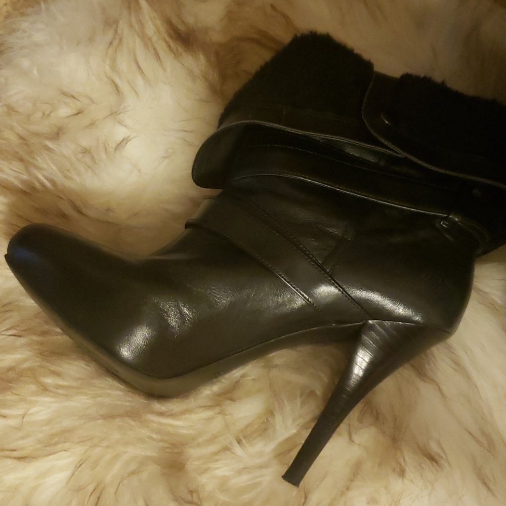 Guess Booties - Picture 2 of 4